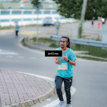 Runner Photo 8279994