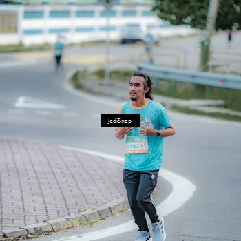 Runner Photo 8280009