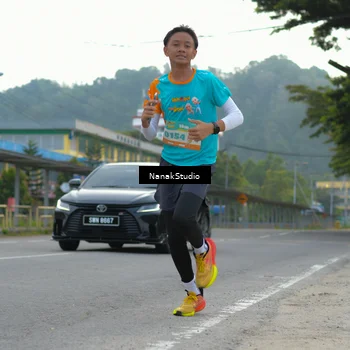 Runner Photo 8280024
