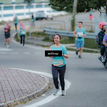 Runner Photo 8280026