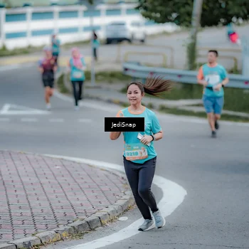 Runner Photo 8280033