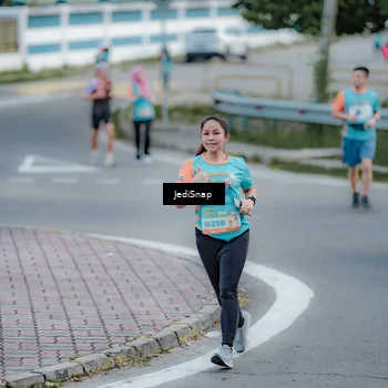 Runner Photo 8280040