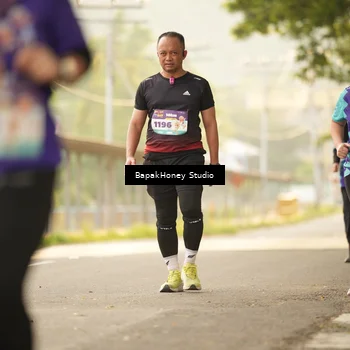 Runner Photo 8280110