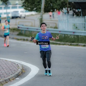 Runner Photo 8280409