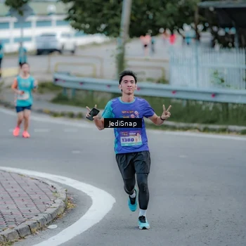 Runner Photo 8280414