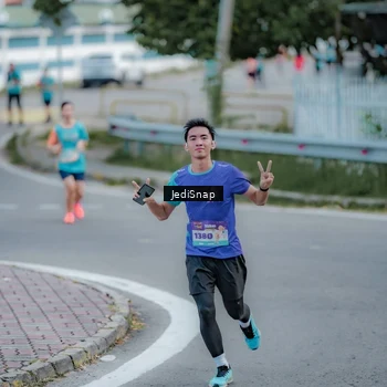 Runner Photo 8280423