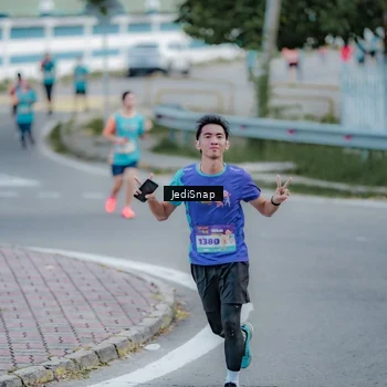 Runner Photo 8280429