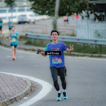 Runner Photo 8280431