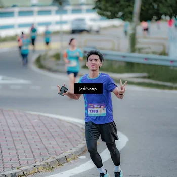 Runner Photo 8280512