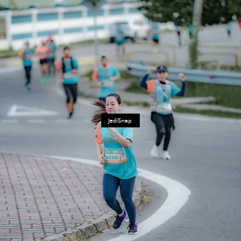 Runner Photo 8280573