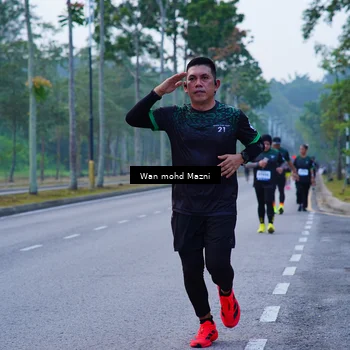 Runner Photo 8280809