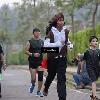 Runner Photo 8281066