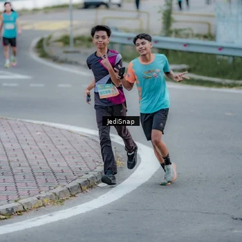 Runner Photo 8281915