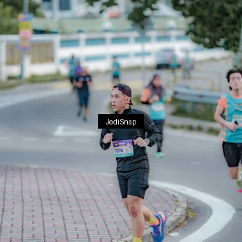 Runner Photo 8282125