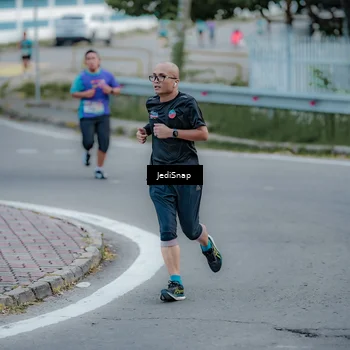 Runner Photo 8282365