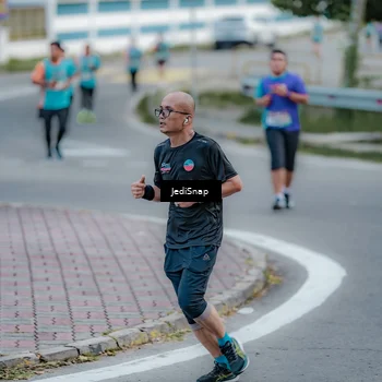 Runner Photo 8282392