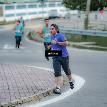 Runner Photo 8282426