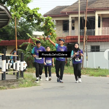 Runner Photo 8284035