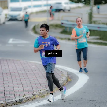 Runner Photo 8285871