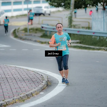 Runner Photo 8285875