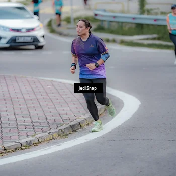 Runner Photo 8285996