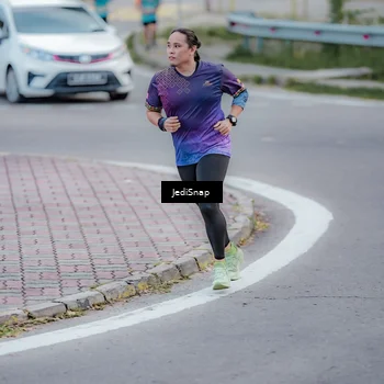 Runner Photo 8286007
