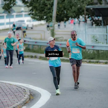 Runner Photo 8286444