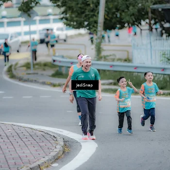 Runner Photo 8286621