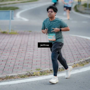 Runner Photo 8287038
