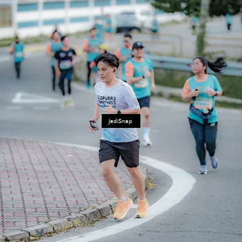 Runner Photo 8287223