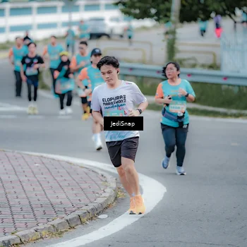 Runner Photo 8287243