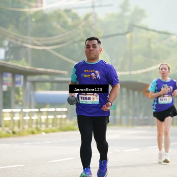 Runner Photo 8287700