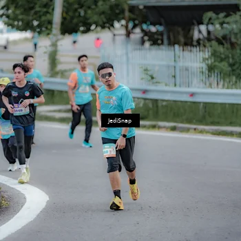 Runner Photo 8288540