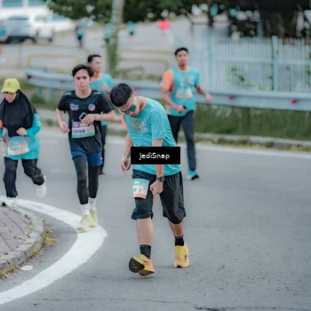 Runner Photo 8288553
