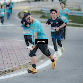 Runner Photo 8288660