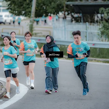 Runner Photo 8289003