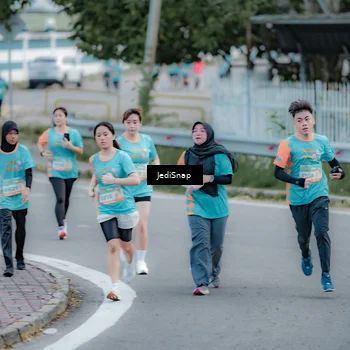 Runner Photo 8289006