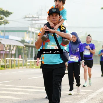 Runner Photo 8289007
