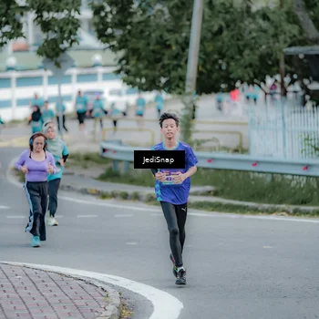 Runner Photo 8289298