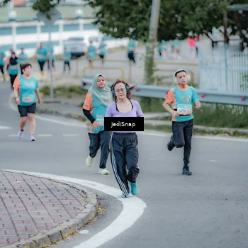 Runner Photo 8289354
