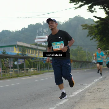 Runner Photo 8289549