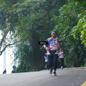 Runner Photo 8290009
