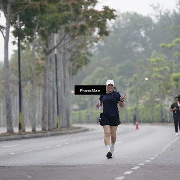 Runner Photo 8290023