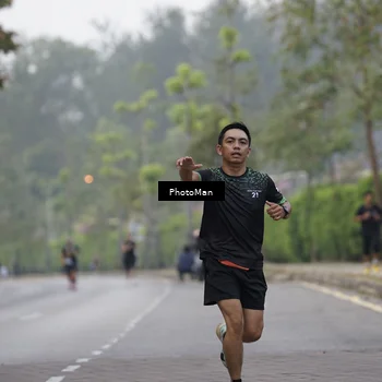Runner Photo 8293353