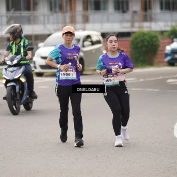 Runner Photo 8294021