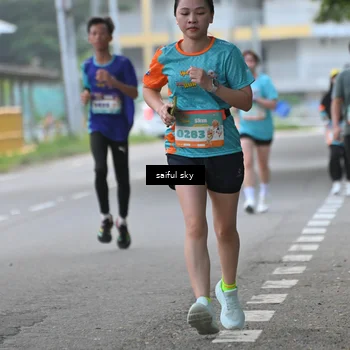 Runner Photo 8294062