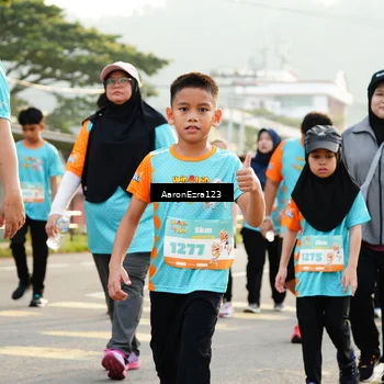 Runner Photo 8294102
