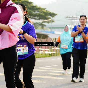 Runner Photo 8294359