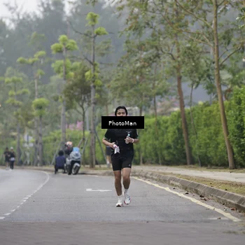 Runner Photo 8294941