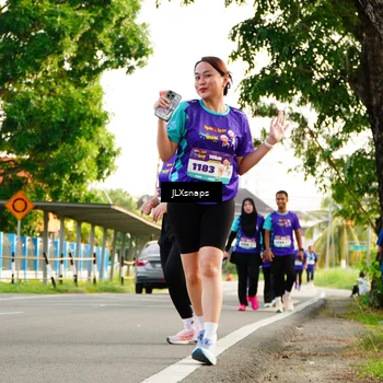 Runner Photo 8295038
